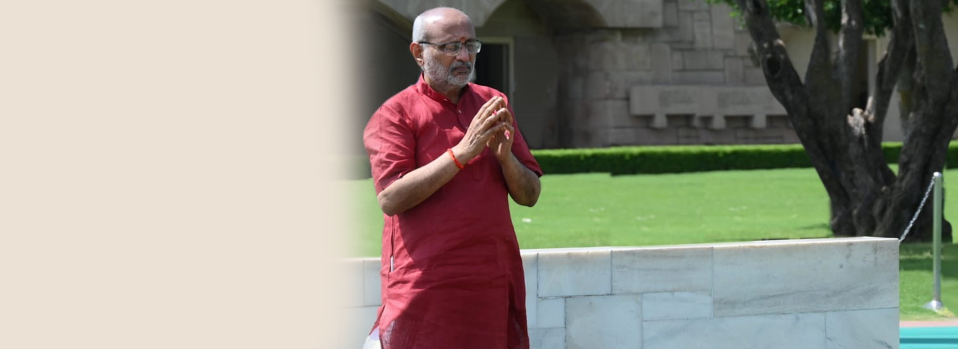 Shri CP Radhakrishnan, Hon'ble vice President of India pays tribute to Gandhi ji